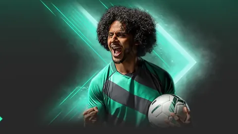 杨希深情致敬邵佳一：携手助力，见证中国足球新星璀璨回归舞台！